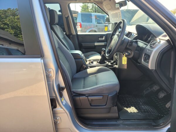 2009 Discovery 3 GS Manual